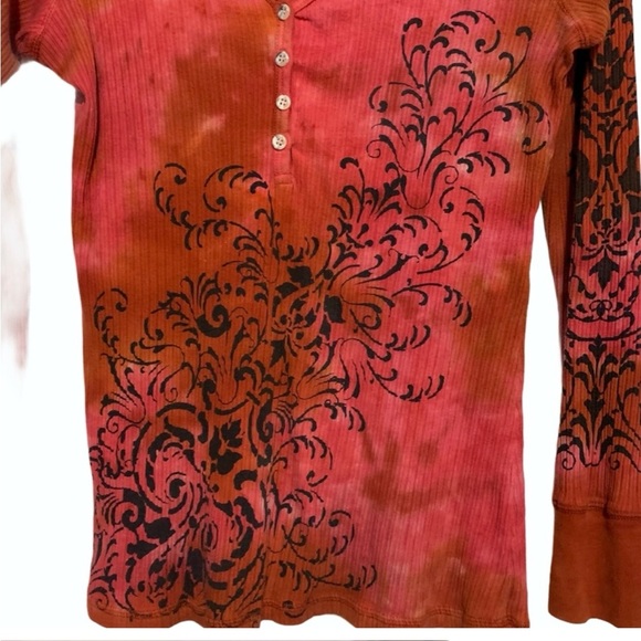 Lucy Activewear Long Sleeve Tie Dye Tee in Red XL - Picture 4 of 5